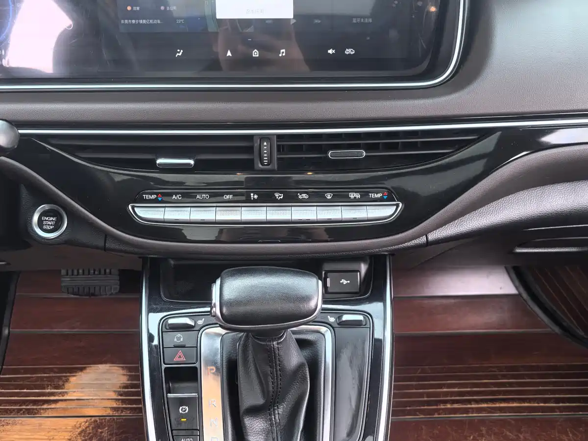 GAC Trumpchi Trumpchi M6 2019 270T Automatic Honor (7-seater) China V фото 9