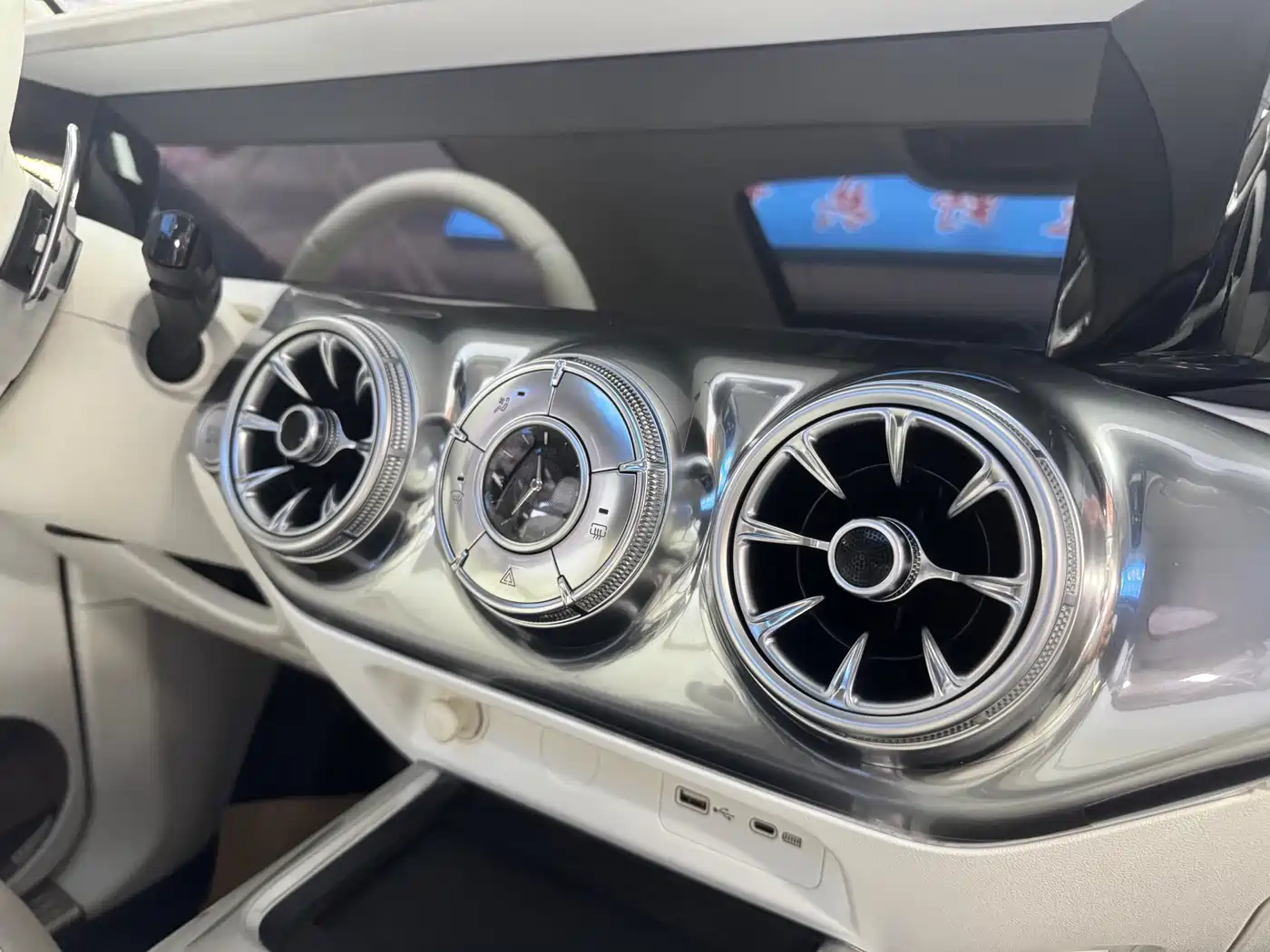 TANK CO CREATION TANK 300