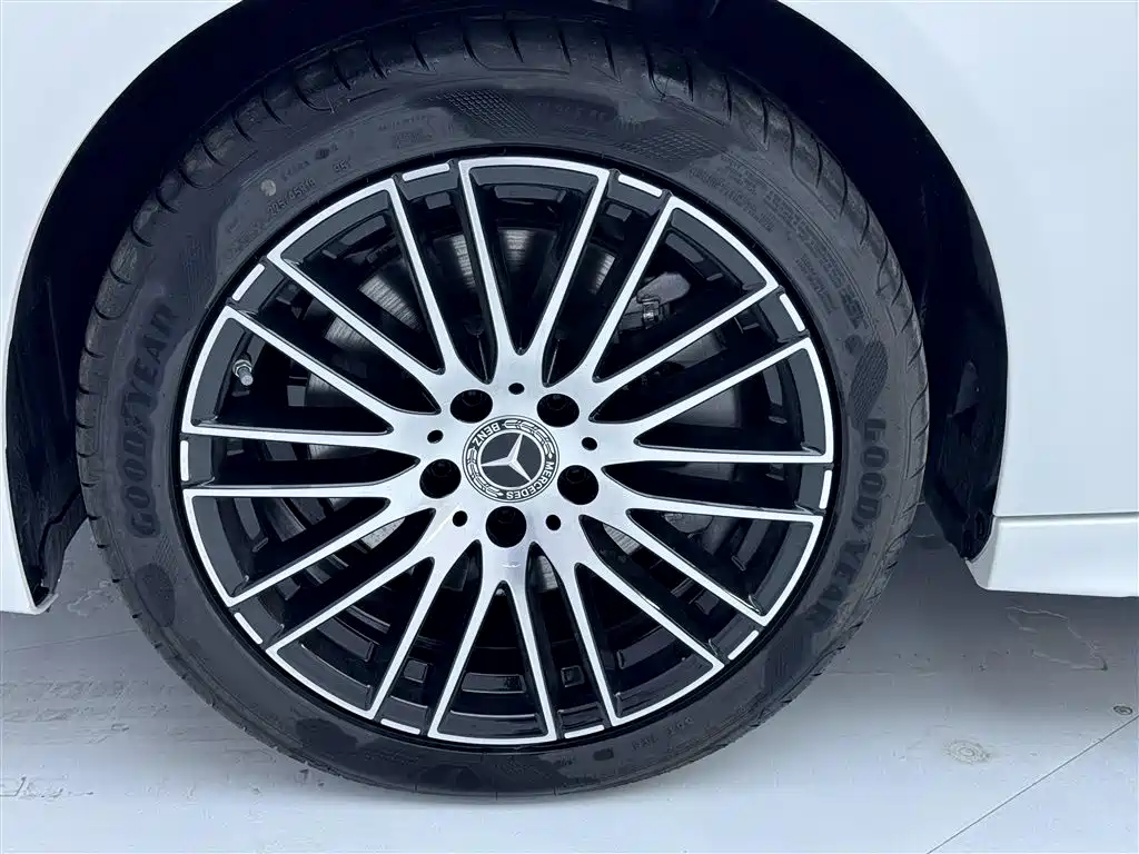 Mercedes-Benz C-Class 2025 C 260 L Sport Edition фото 10