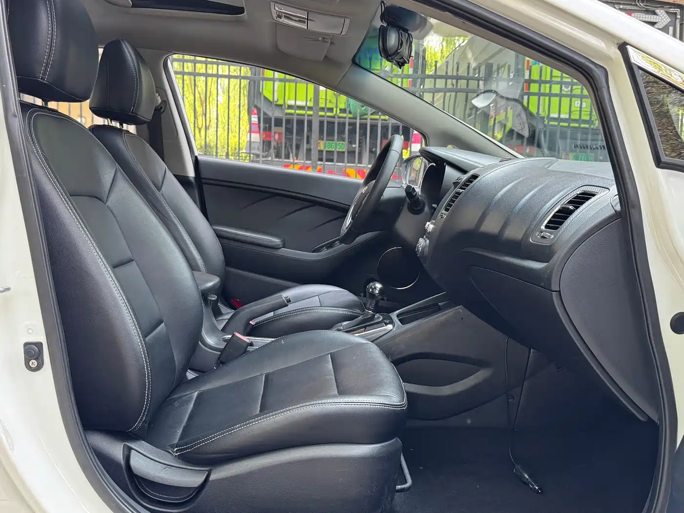 Kia K3 2016 1.6L Automatic GLS фото 11
