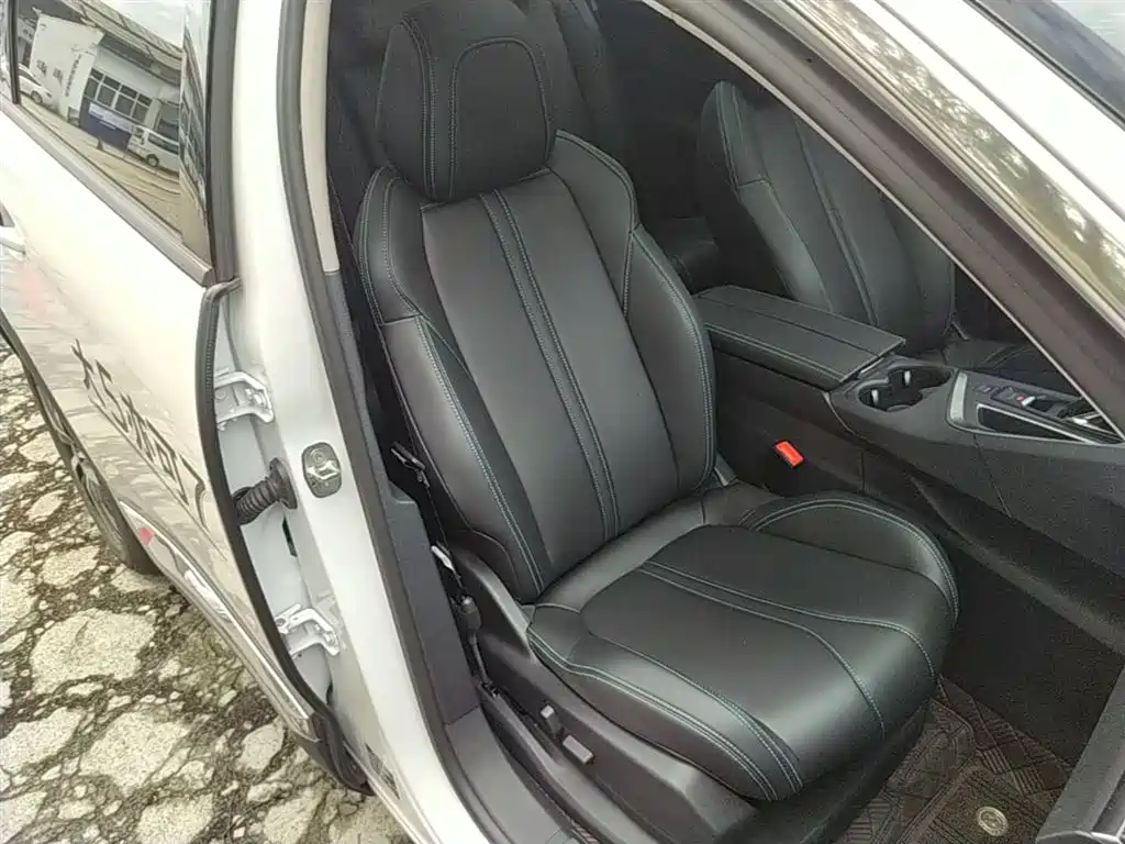Peugeot 5008 2025 Luxury Edition фото 25