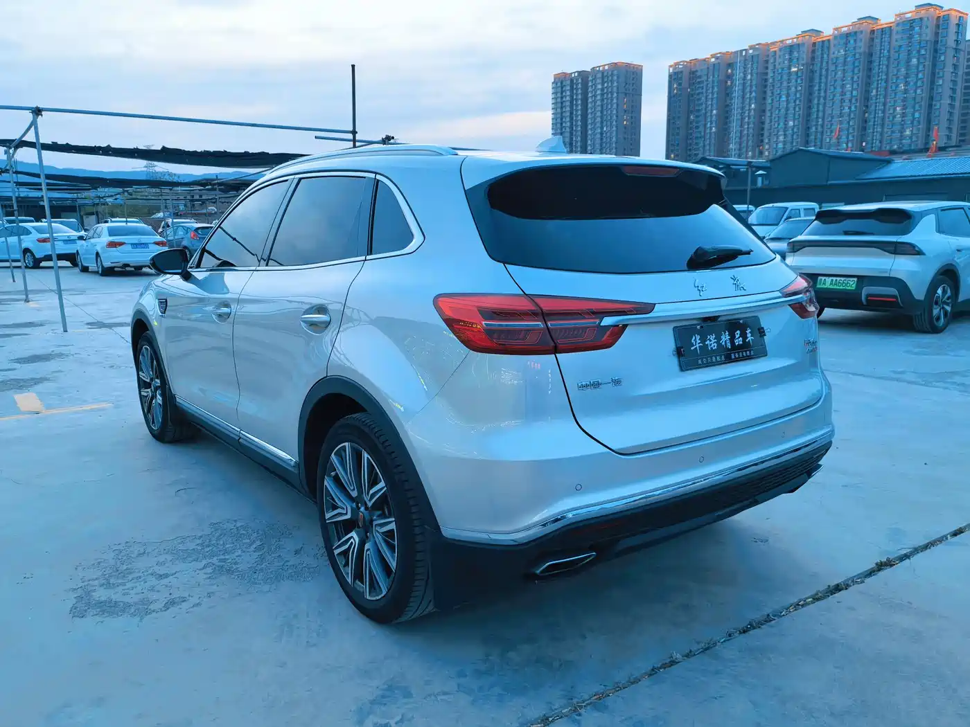 Hongqi HS5 2022 Facelift 2.0T Smart Flag Enjoyment AWD Edition фото 8