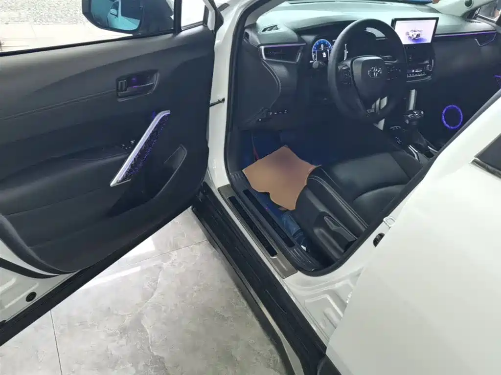 Toyota Corolla Cross 2023 2.0L Elite Edition фото 12