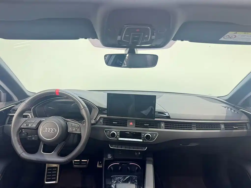 Audi A4L 2025 2025 2 Million Celebration Edition 40 TFSI Luxury Dynamic