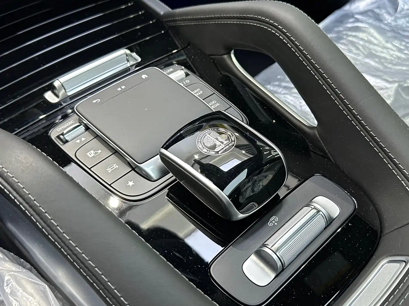 Mercedes-Benz GLS AMG 2024 AMG GLS 63 4MATIC+ фото 18