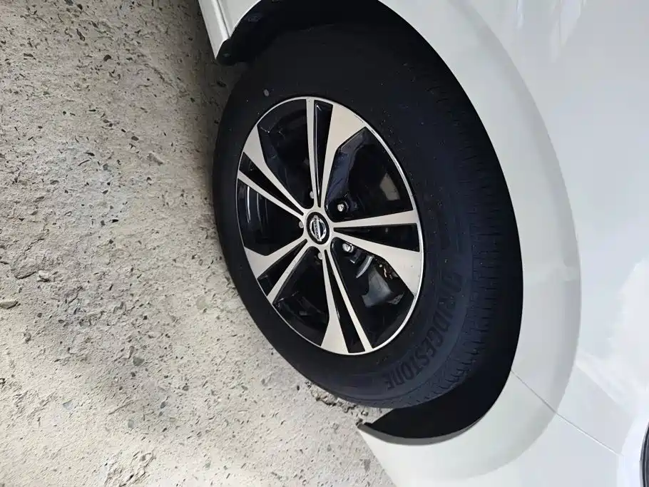 Nissan SYLPHY, миниатюра 6