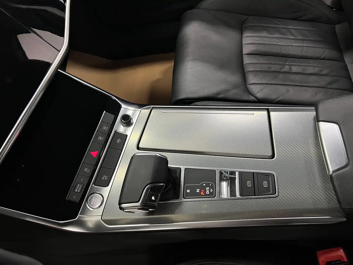 Audi A6L 2020 40 TFSI Luxury Elegance фото 14