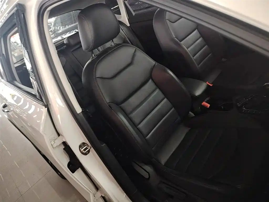 VOLKSWAGEN TUYUE