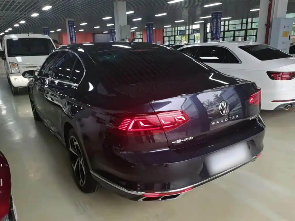 Volkswagen Magotan 2023 Model 2 Million Commemorative Edition 330TSI DSG Luxury фото 5