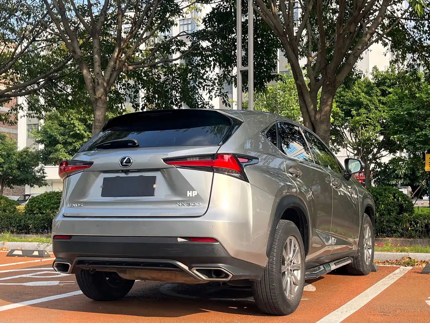 Photo 9 - Lexus NX