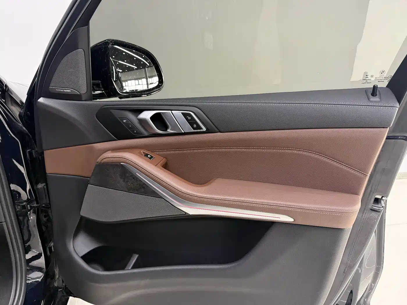 BMW X5 (Import) 2021 xDrive40i Exclusive M Sport Package фото 15