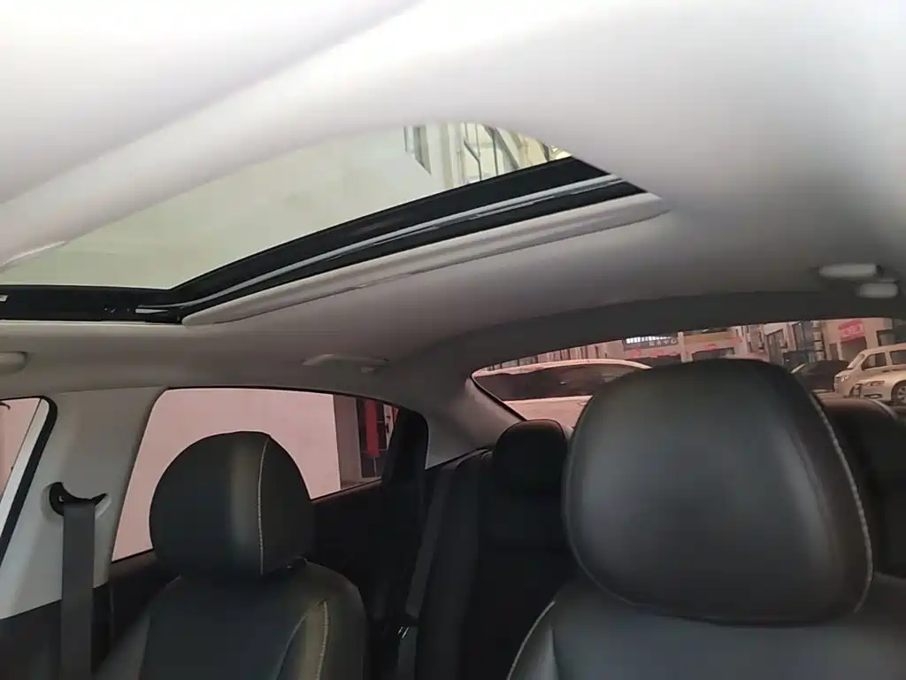 Kia K2 2018 2017 Sedan 1.4L AT 15th Anniversary Special Edition GLS