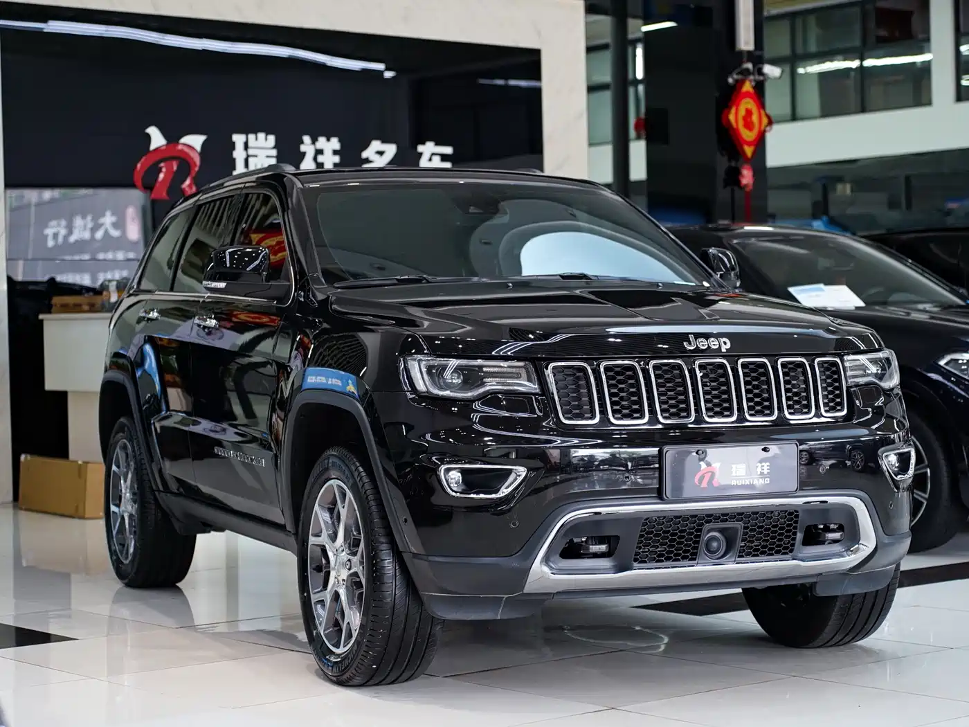 JEEP GRAND CHEROKEE (IMPORTED)