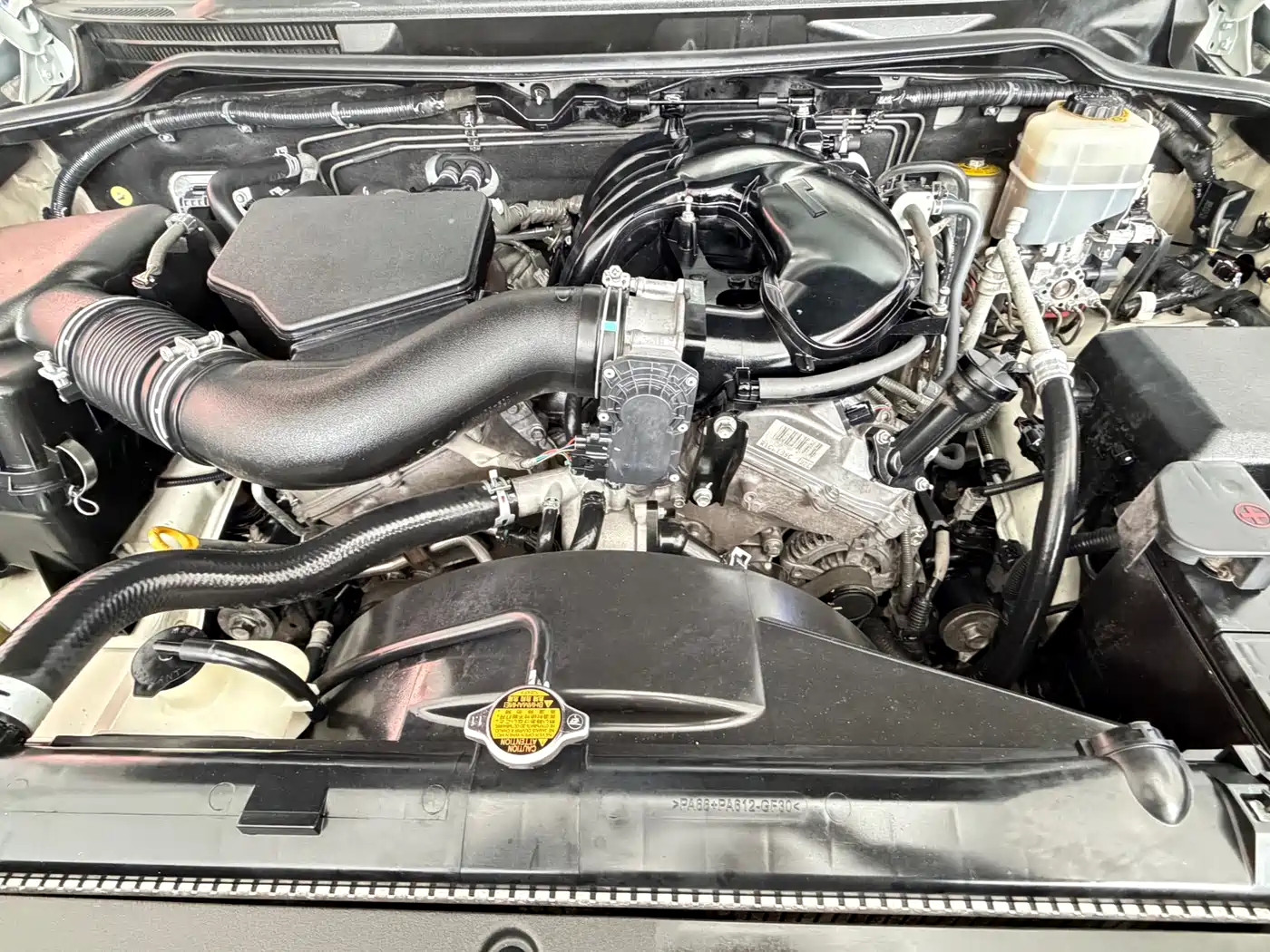 Toyota Land Cruiser 2012 4.0L Automatic VX фото 7