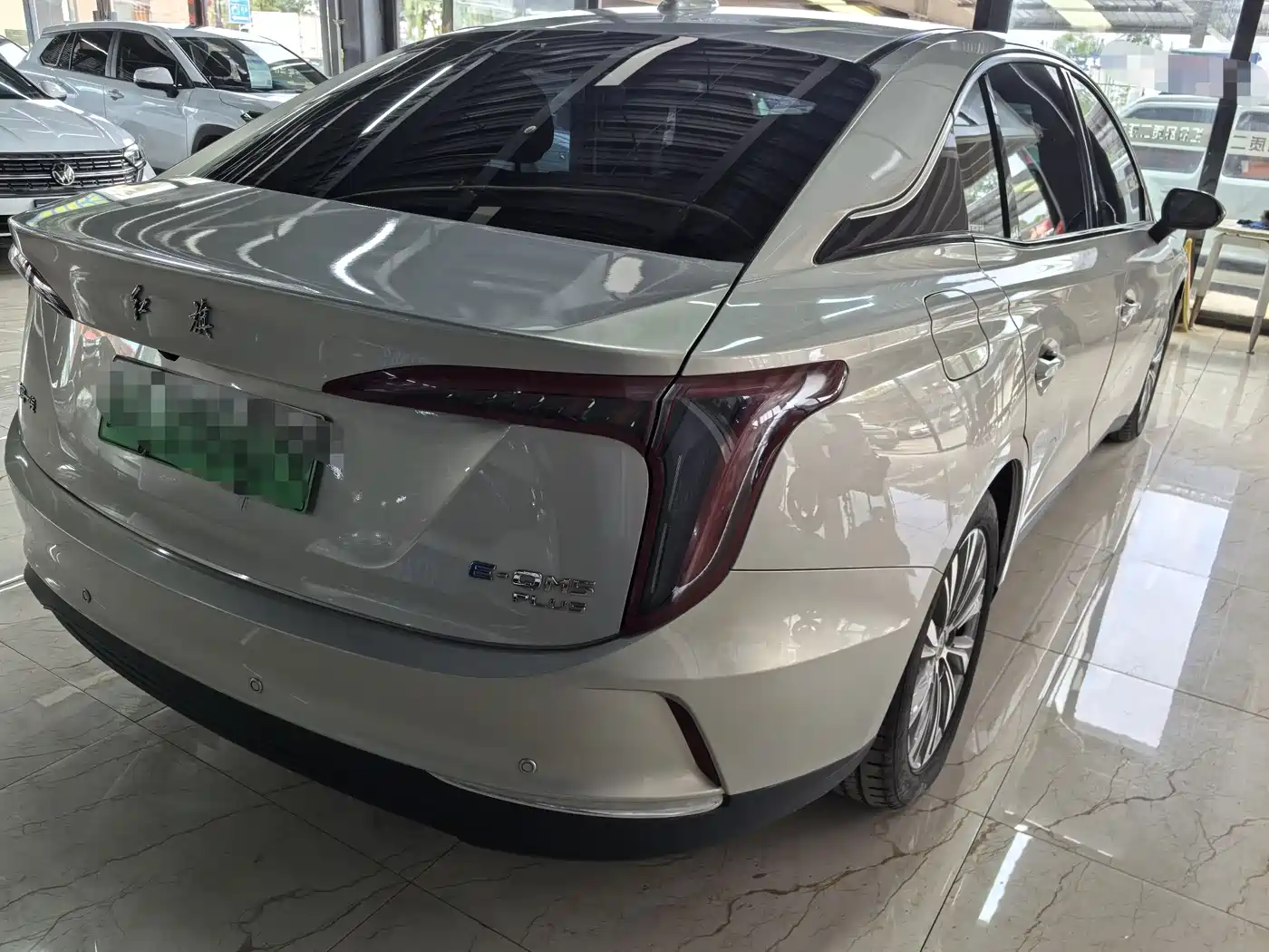 Hongqi E-QM5 2023 620km PLUS фото 6