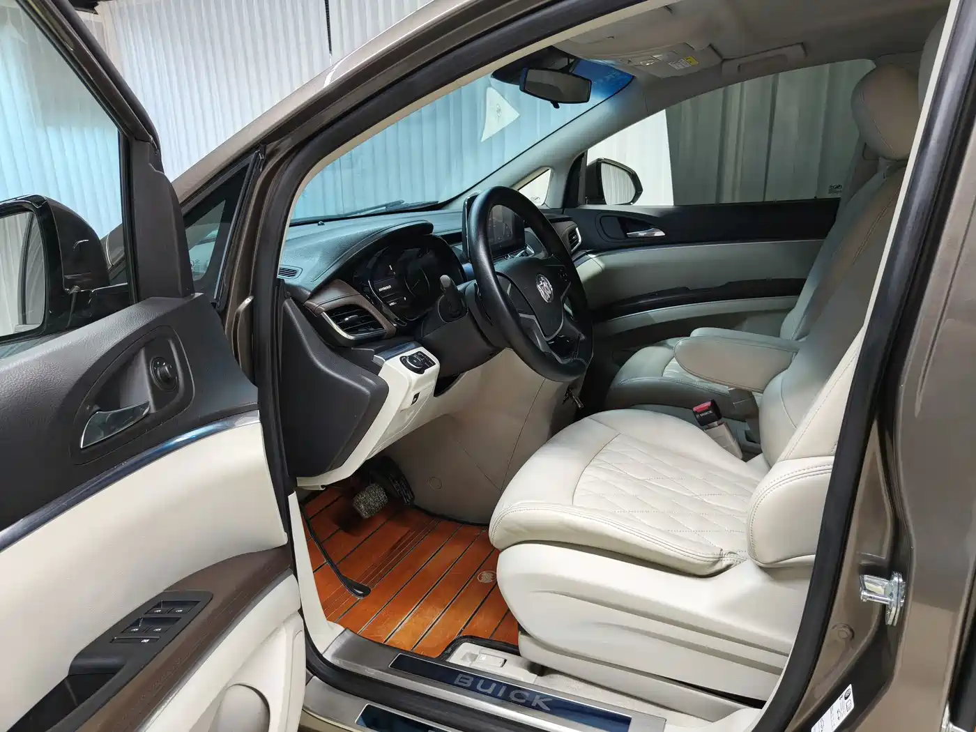 Фото 9 - Buick GL8