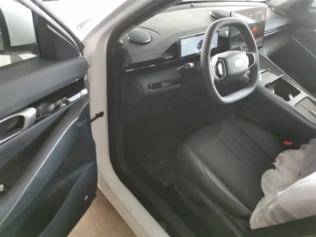 Geely Galaxy Galaxy E5 2026 530km Voyager Edition фото 16