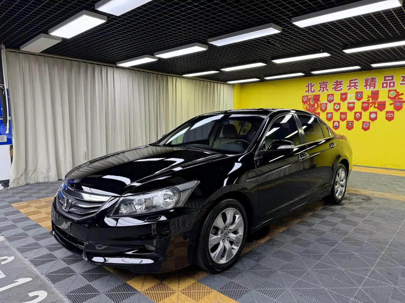 Фото 1 - Honda Accord