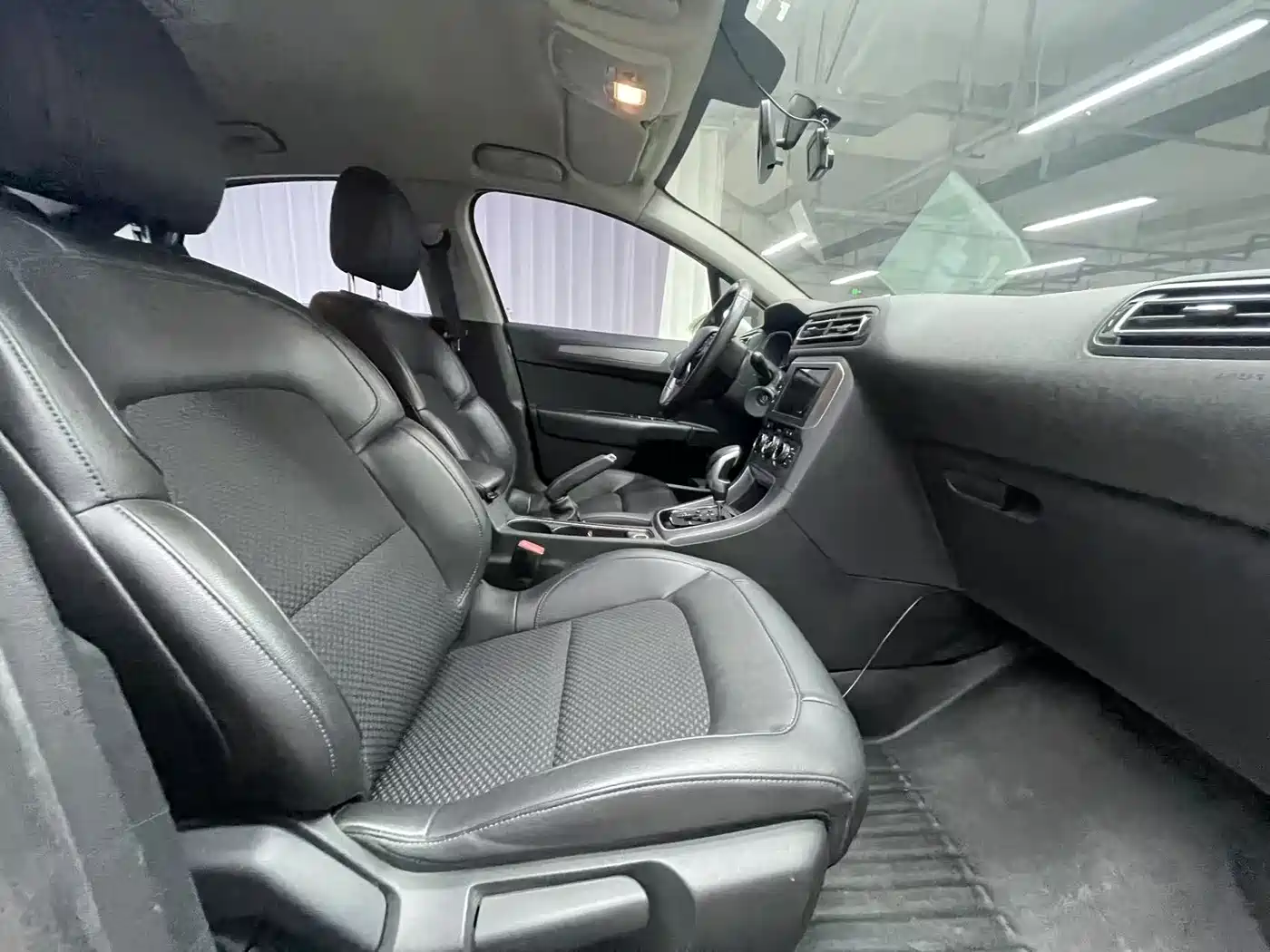 Citroën C4 C-Quatre 2016 2016 1.6L Automatic Luxury Model