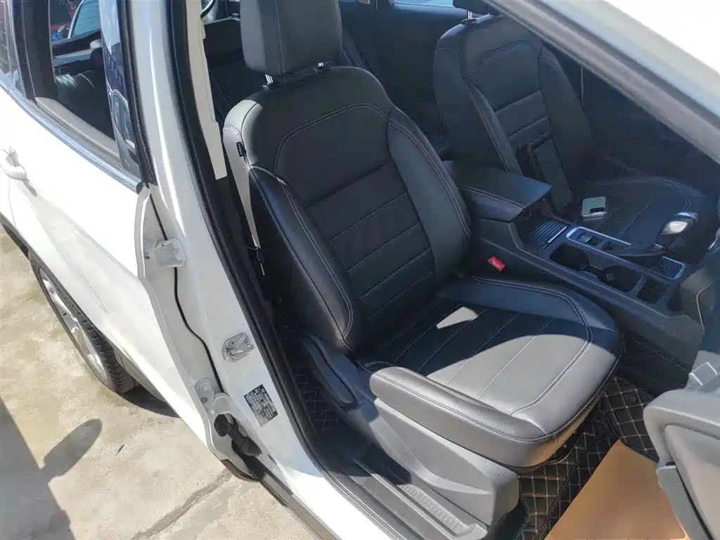 Фото 25 - Ford Kuga
