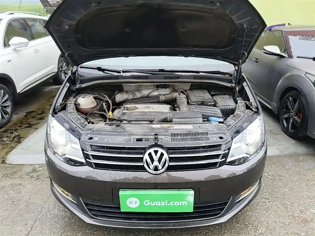 Volkswagen Sharan 2014 2.0TSI Luxury фото 20