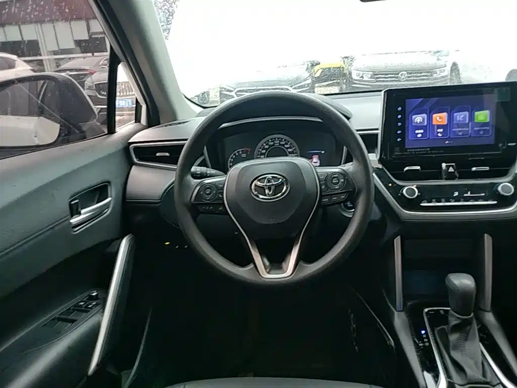 Toyota Frontlander 2022 2.0L CVT Luxury Edition фото 11