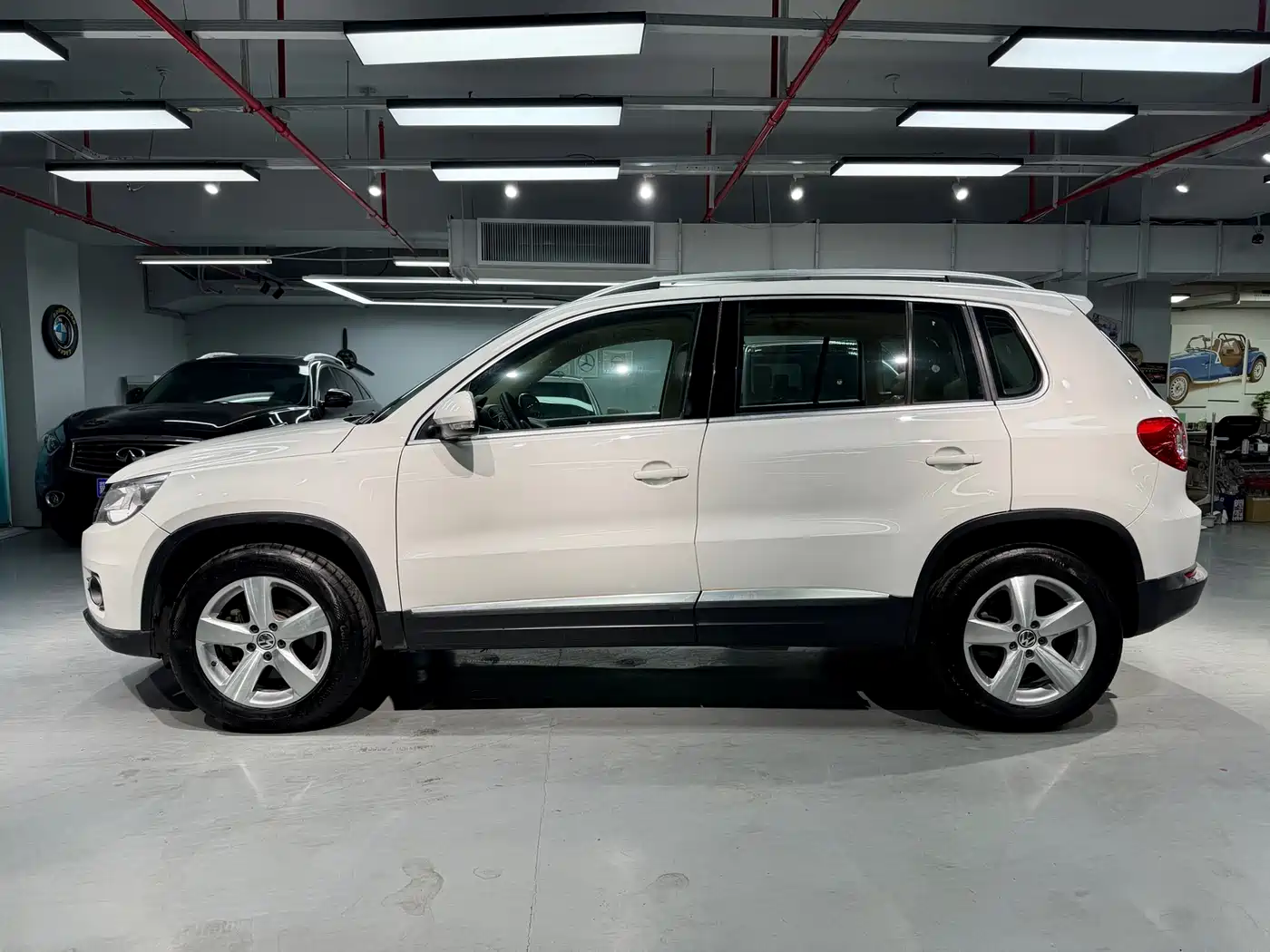 Volkswagen Tiguan 2010 2.0TSI Automatic 4WD Elite фото 4