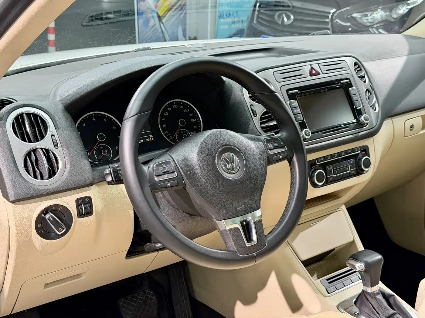 Volkswagen Tiguan 2010 2.0TSI Automatic 4WD Elite фото 10