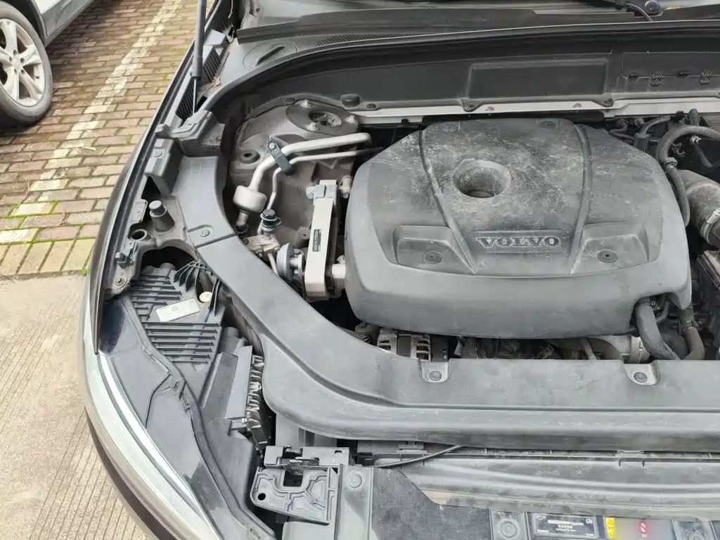 Фото 12 - Volvo XC60