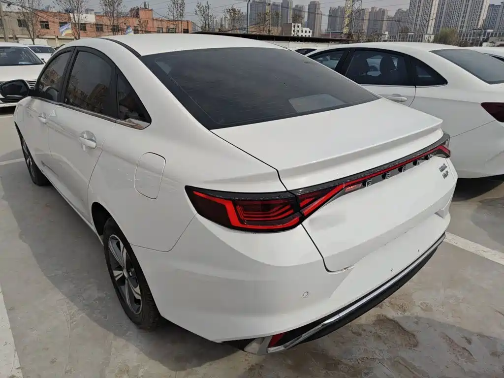 صورة 5 - Geely Emgrand L HiP