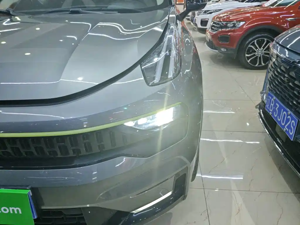 Lynk & Co 05 2022 2022 2.0TD 2WD Shine Halo