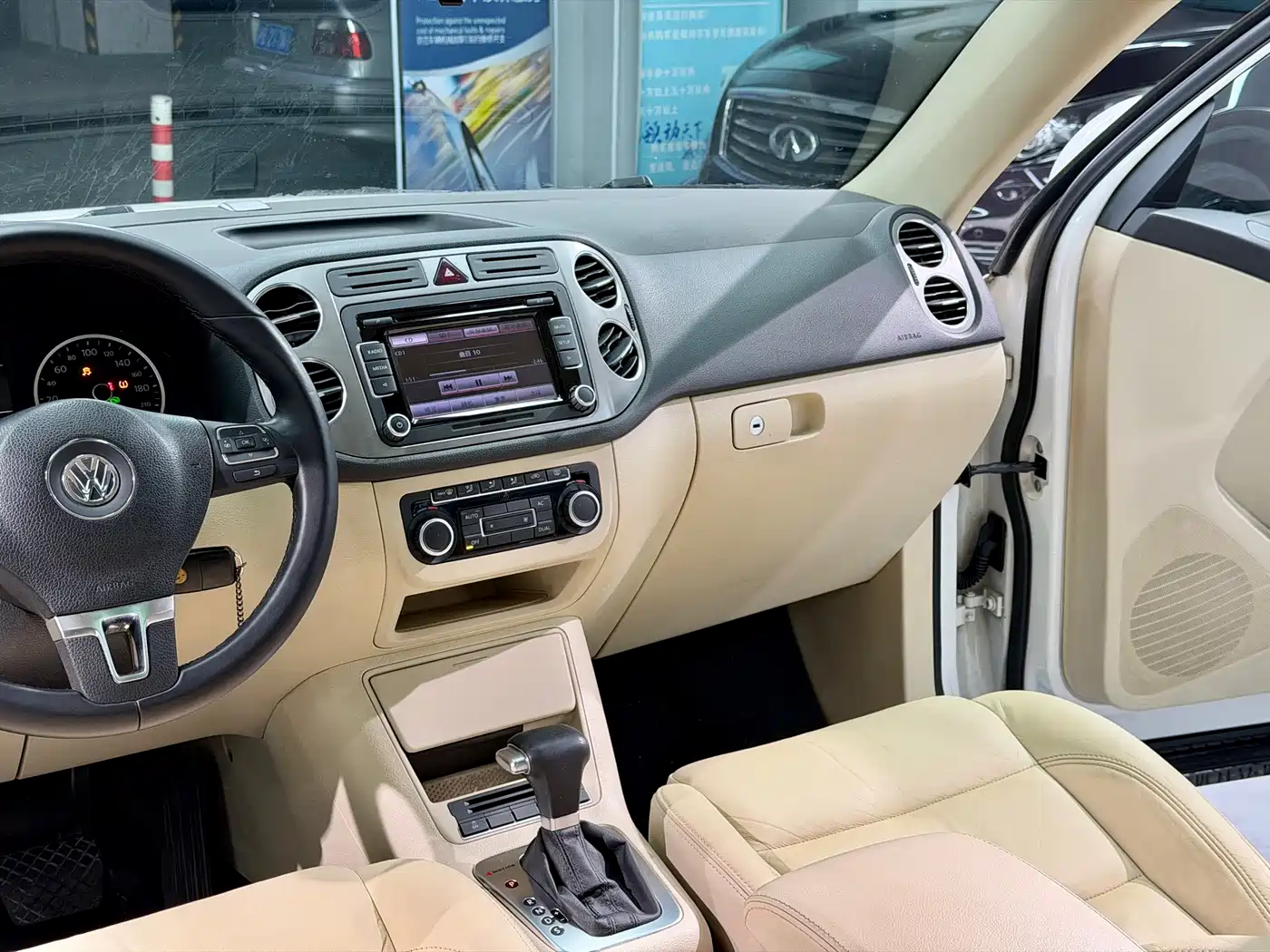 Volkswagen Tiguan 2010 2.0TSI Automatic 4WD Elite фото 13