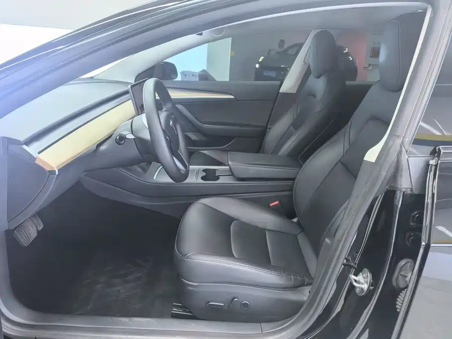 Фото 9 - Tesla Model 3