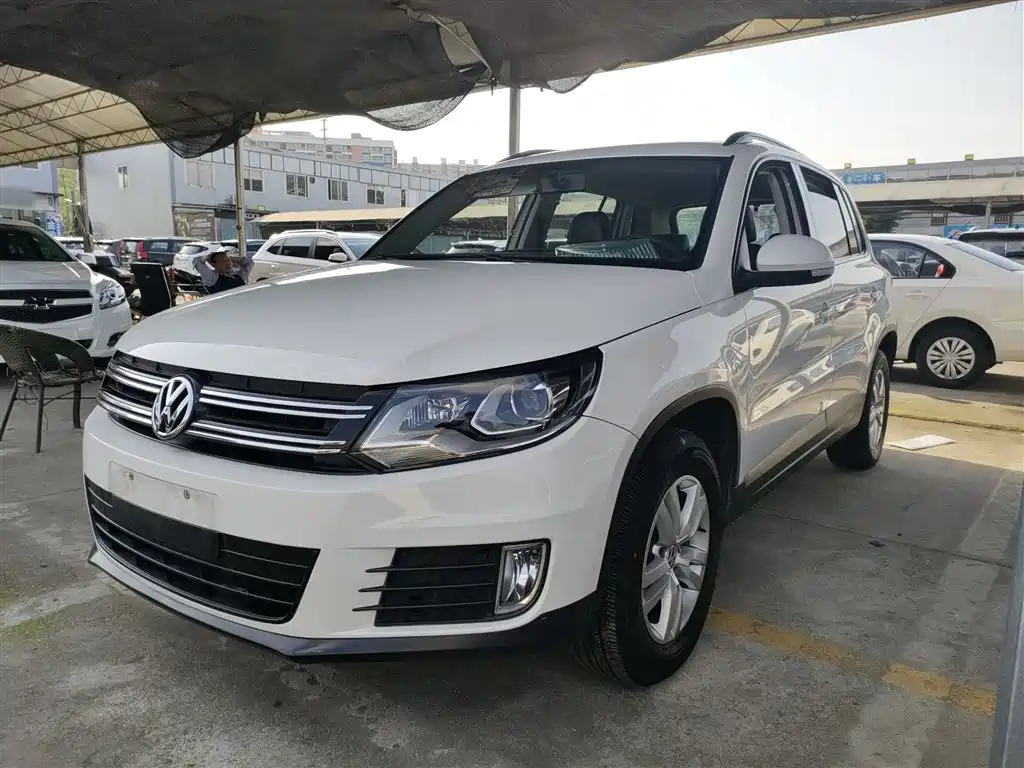 Volkswagen Tiguan 2015 1.8TSI Automatic 2WD Trendline фото 2