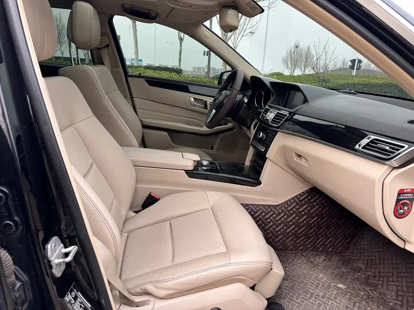 Mercedes-Benz E-Class 2014 Facelift E 260 L Sport фото 17