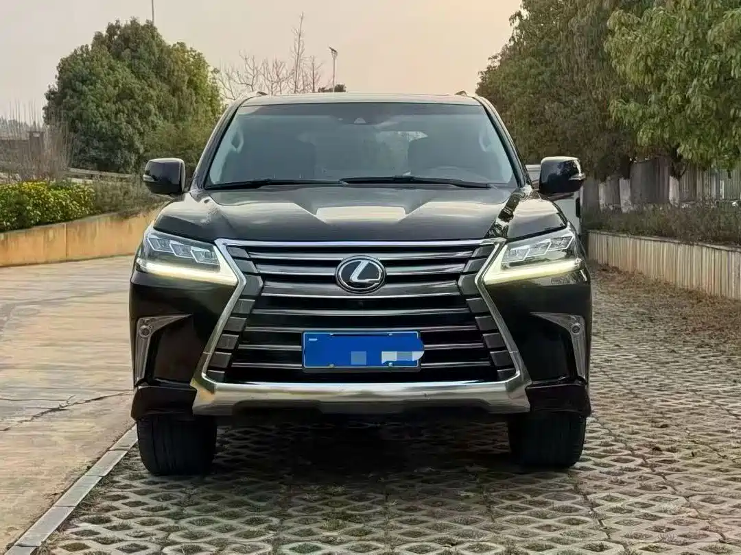 Lexus LX 2017 570 Prestige Luxury фото 2