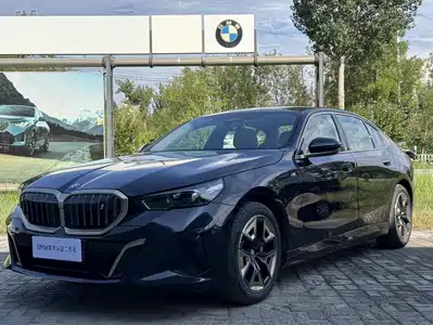 BMW i5