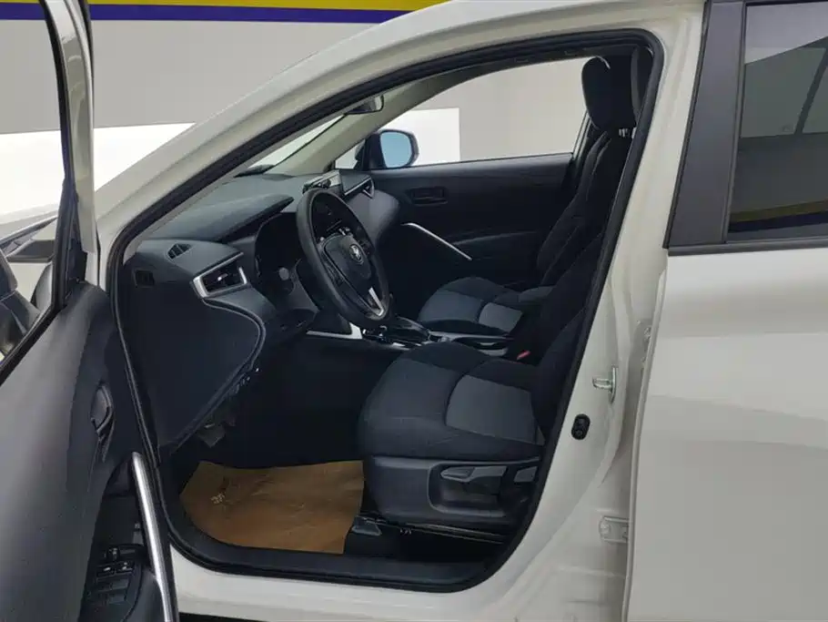 Toyota Frontlander 2022 2.0L CVT Leading Edition фото 9