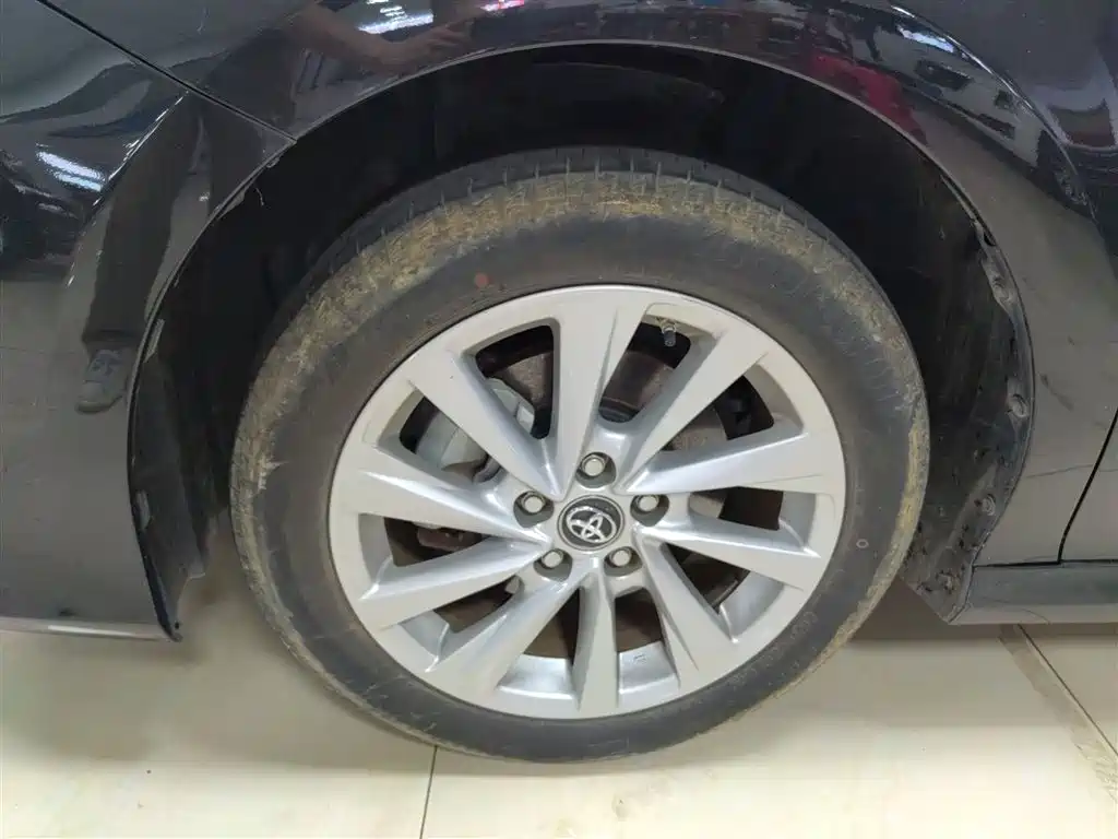 Toyota Camry 2023 Hybrid 2.5HGVP Leading Edition фото 25