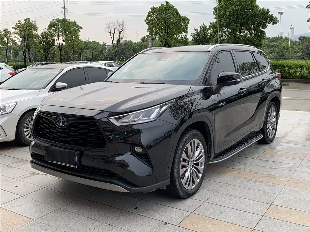 Toyota Highlander 2022 Model Dual Engine 2.5L 4WD Premium Edition 7-Seater