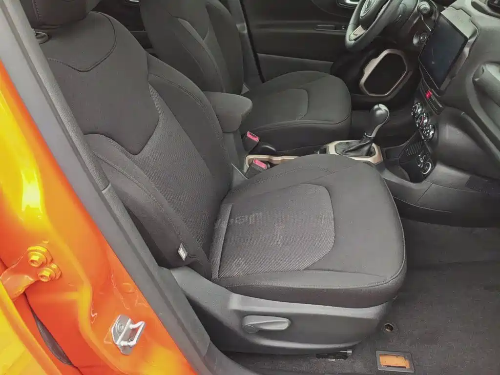 Jeep Renegade 2018 2017 180T Automatic Kinetic Edition+