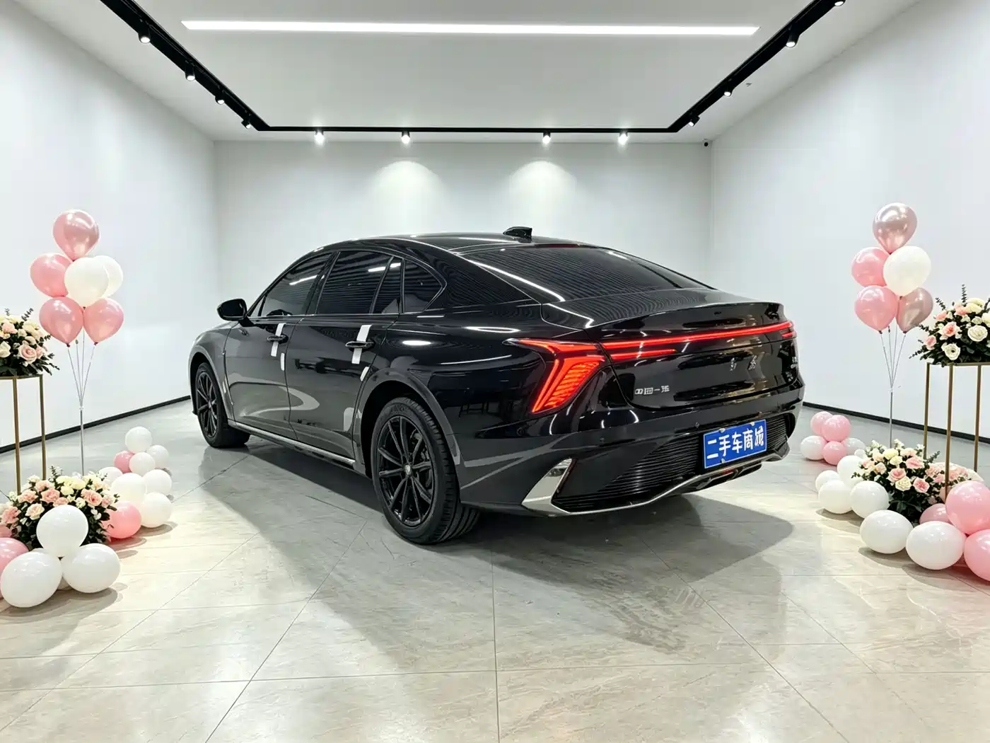Hongqi H6 2024 Model 2.0T Fashion Edition фото 6