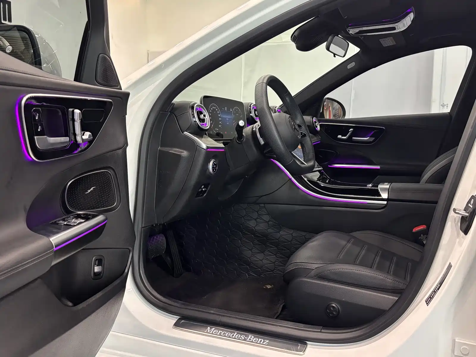 Фото 7 - Mercedes-Benz C-Class
