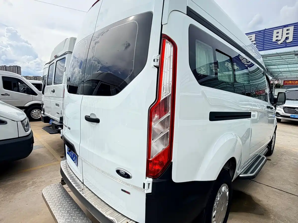 Ford Transit 2018 2019 2.0T Diesel Multi-Purpose Commercial Vehicle Medium Wheelbase Medium Roof 6-Seater China VI