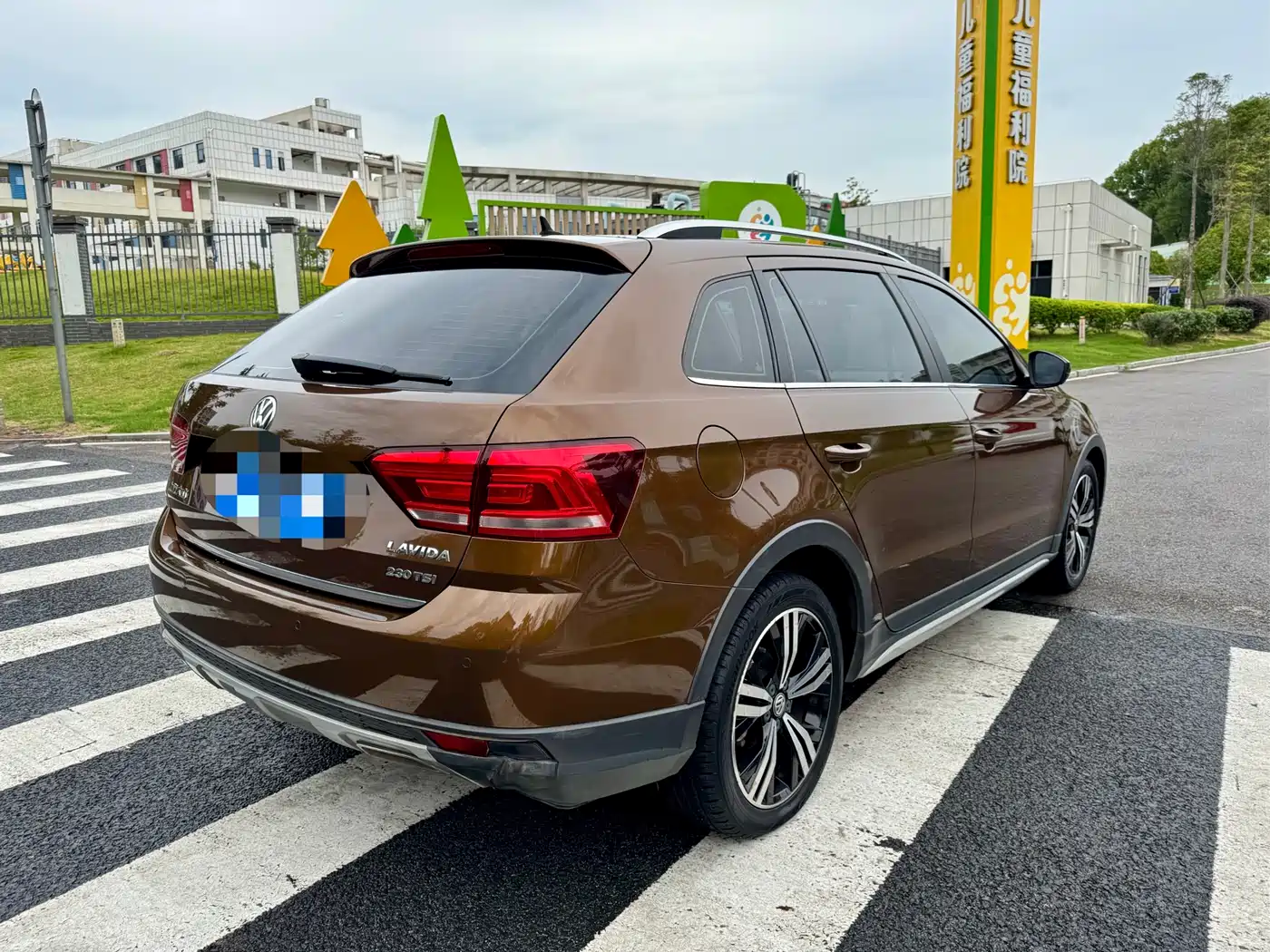 Volkswagen Gran Lavida 2017 230TSI DSG Luxury Edition фото 15