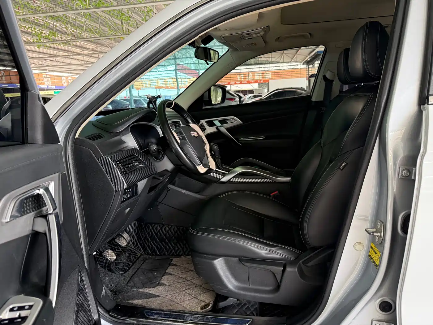 Фото 4 - Geely Boyue