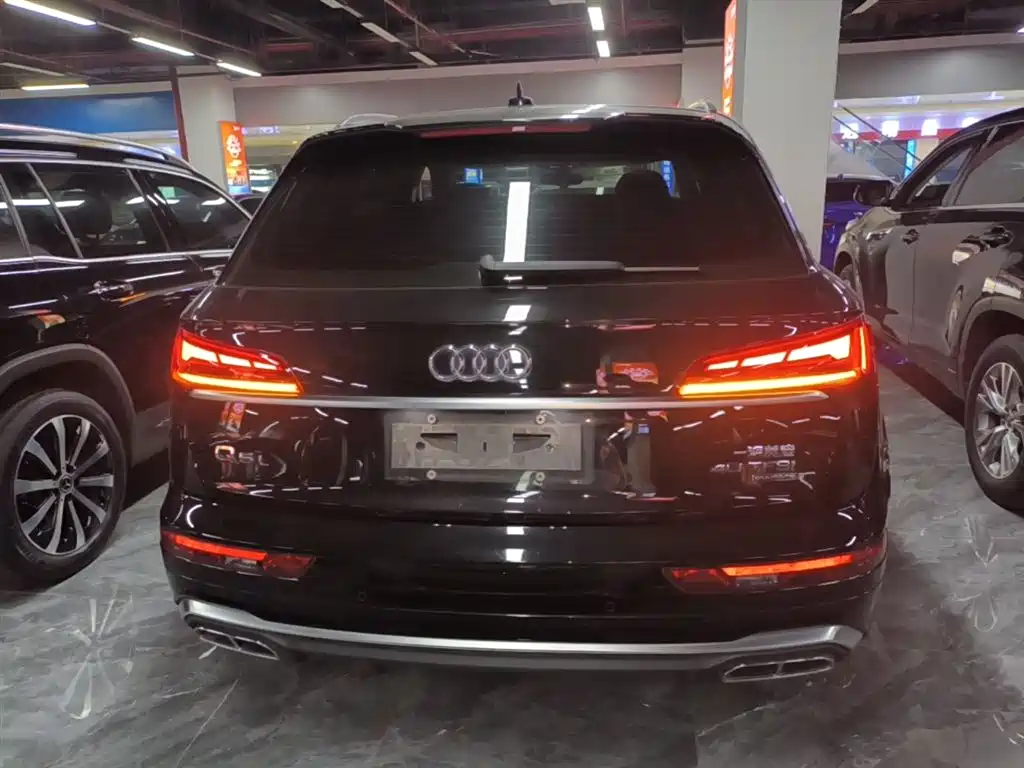 Audi Q5L 2022 40T Luxury Dynamic фото 6