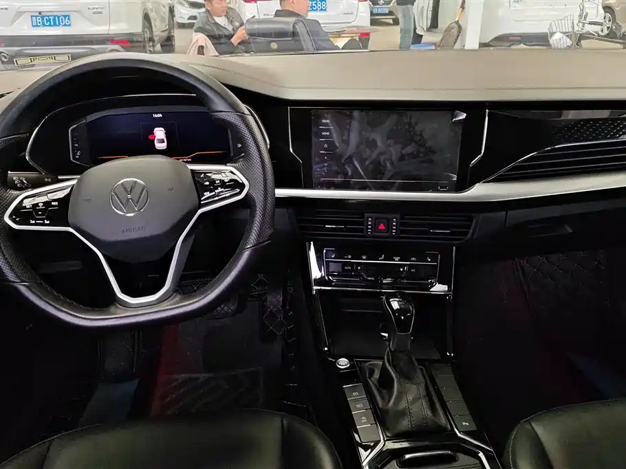 Volkswagen Passat 2022 330TSI Elite Edition фото 12