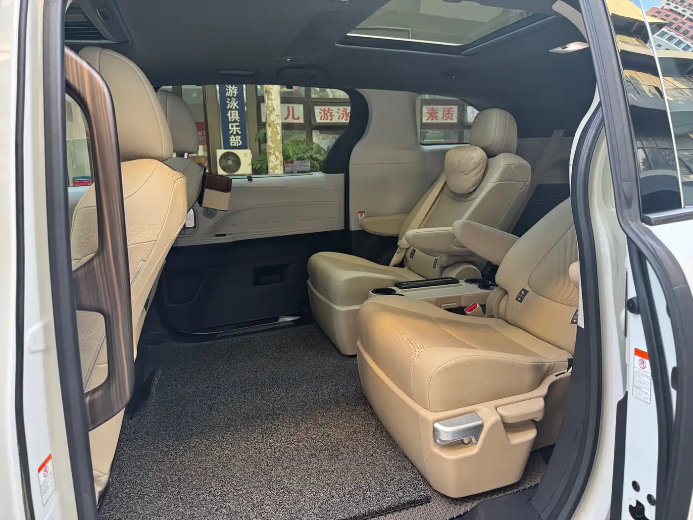 Toyota Granvia 2023 2.5L Hybrid Prestige PLUS Edition фото 10