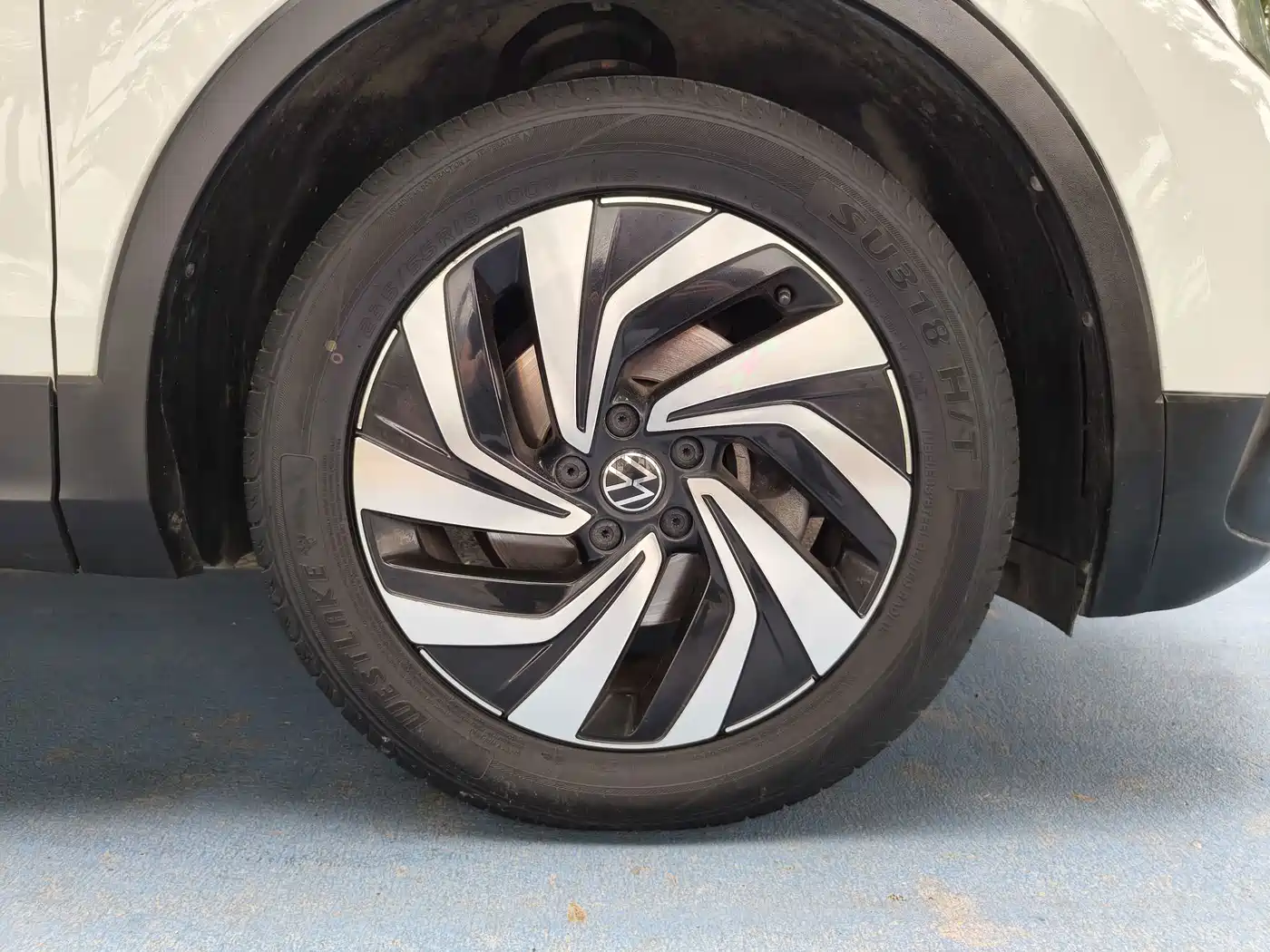 Фото 21 - Volkswagen Tiguan L